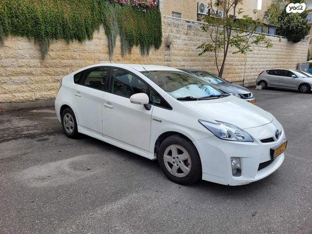 מודעת רכב טויוטה פריוס
