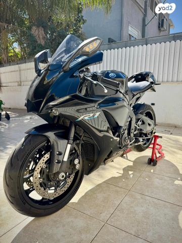 מודעת רכב ימאהה YZF-R1