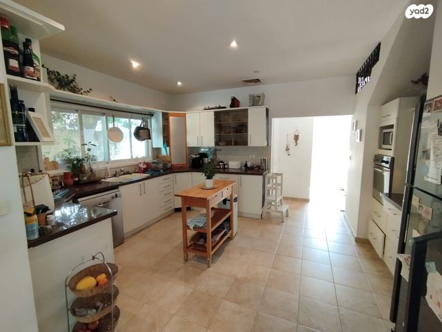 סמטת האלה 12