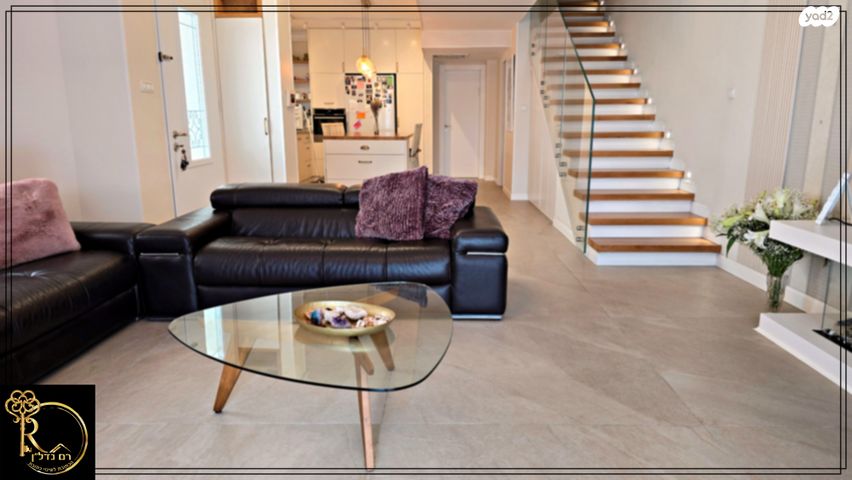 דירת גן, הגיר, נופי סלע, מעלה אדומים