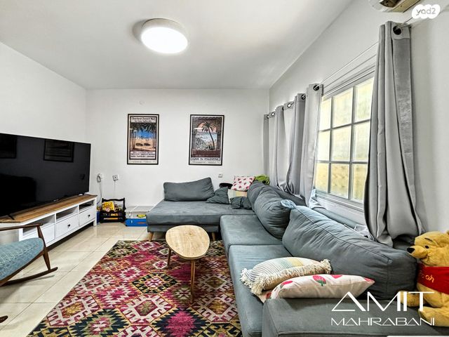 דו משפחתי, חיים נחמן ביאליק, שכונה ב', באר שבע