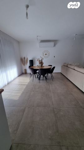 דו משפחתי, נעלה