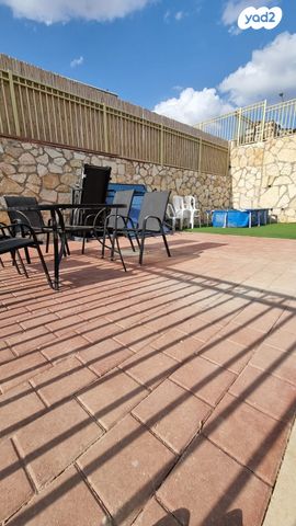 דו משפחתי, נעלה