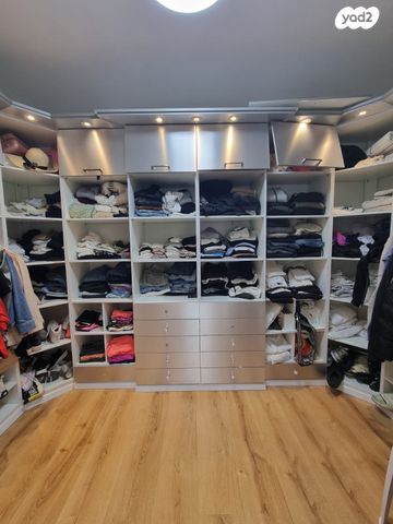 דו משפחתי, בית אריה / עופרים