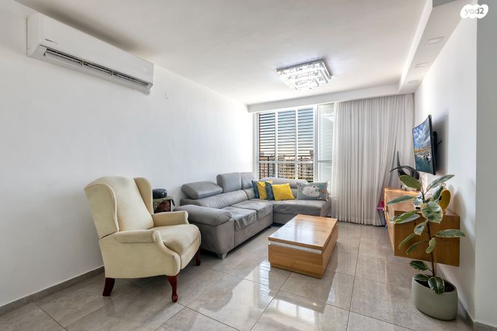 דירה, הדרור, יבנה