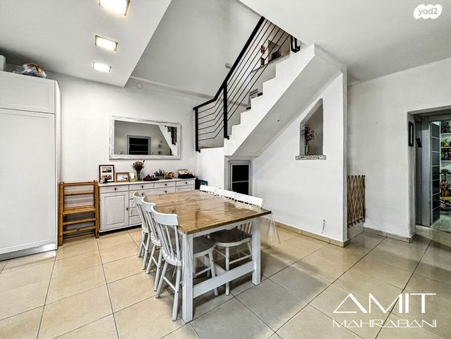 דו משפחתי, חיים נחמן ביאליק, שכונה ב', באר שבע