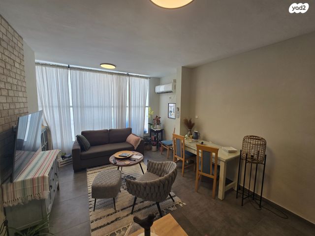 דירה, הרצליה