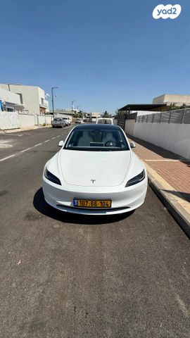 מודעת רכב טסלה מודל 3