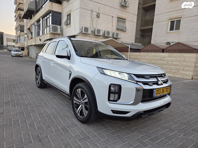 מודעת רכב מיצובישי ASX