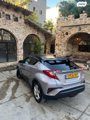 מודעת רכב טויוטה C-HR
