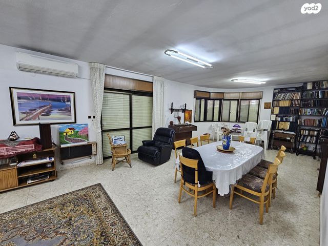 בית פרטי/ קוטג', יאיר 26, קרית ארבע, קרית ארבע