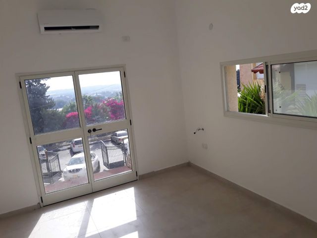 הרב עוזיאל 64