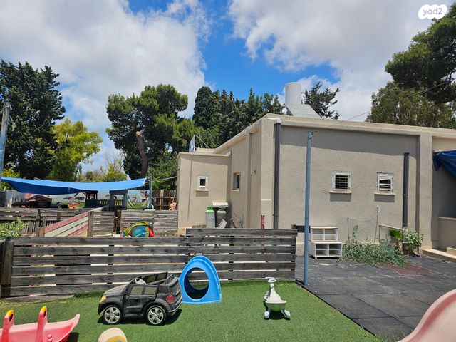 המייסדים 26