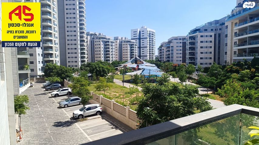 דירה, יעקב תמרי, חצרות המושבה, רחובות