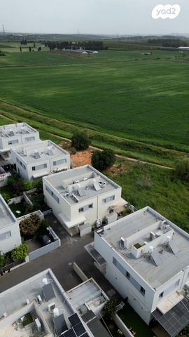 דו משפחתי, גולן, יובלים, פרדס חנה כרכור