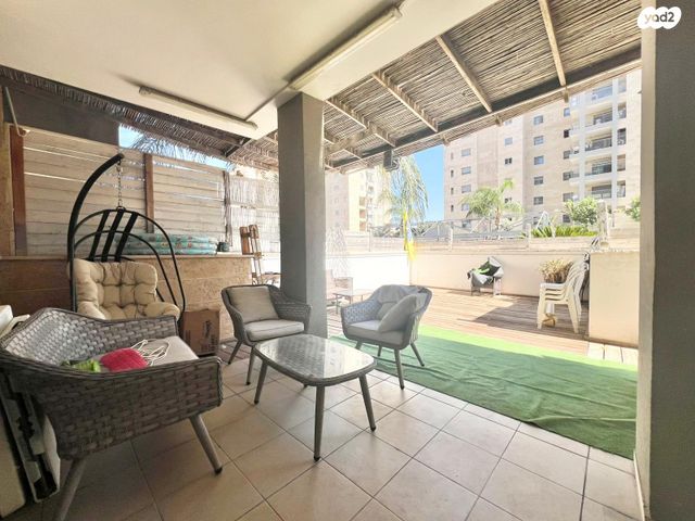 שושנה דמארי 