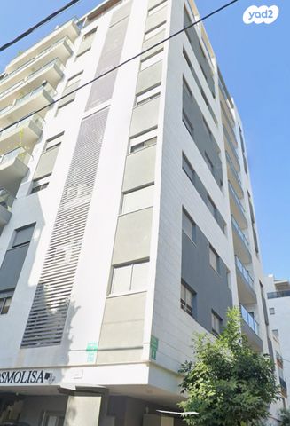 דירה, ארניה 1, נחלת גנים, רמת גן