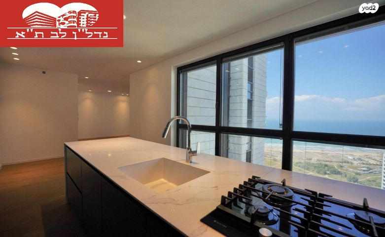 גג/ פנטהאוז, יוחנן הסנדלר, בת ים