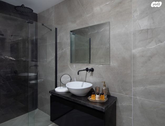 בניין מגורים, אגריפס, מחנה יהודה - לב העיר, ירושלים