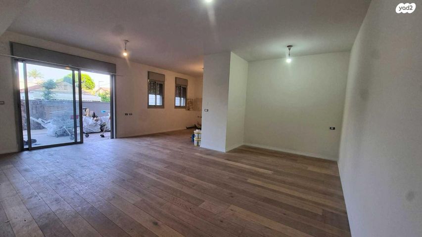 דירת גן, שאר העיר, קדימה צורן