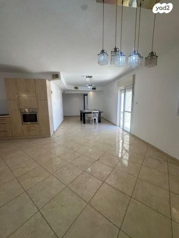 גג/ פנטהאוז, קרית מלאכי