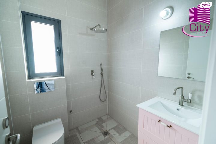 גג/ פנטהאוז, מודיעין מכבים רעות