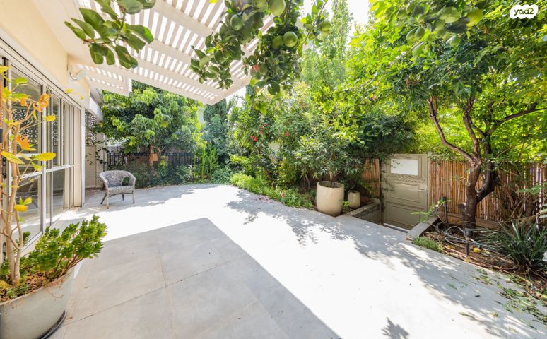 בית פרטי/ קוטג', מתחם 19 - 20 (מתחם הפרחים), הוד השרון