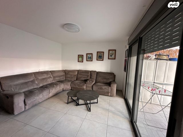 דירת גן, נתיבות