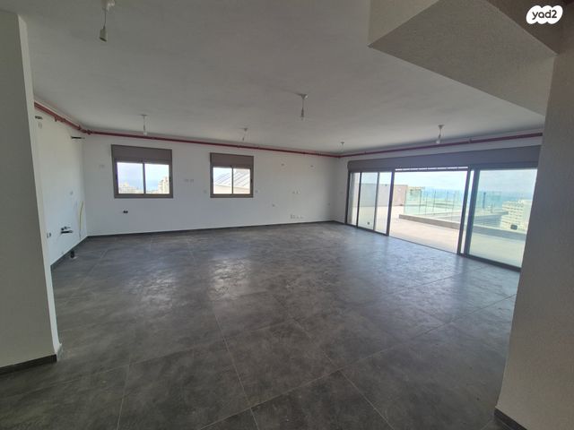 גג/ פנטהאוז, כבירים, חיפה