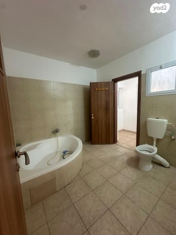 גג/ פנטהאוז, קרית מלאכי