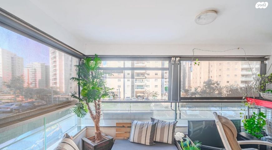 דירה, אדמונד דה רוטשילד, ברנע, אשקלון