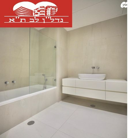 גג/ פנטהאוז, יוחנן הסנדלר, בת ים