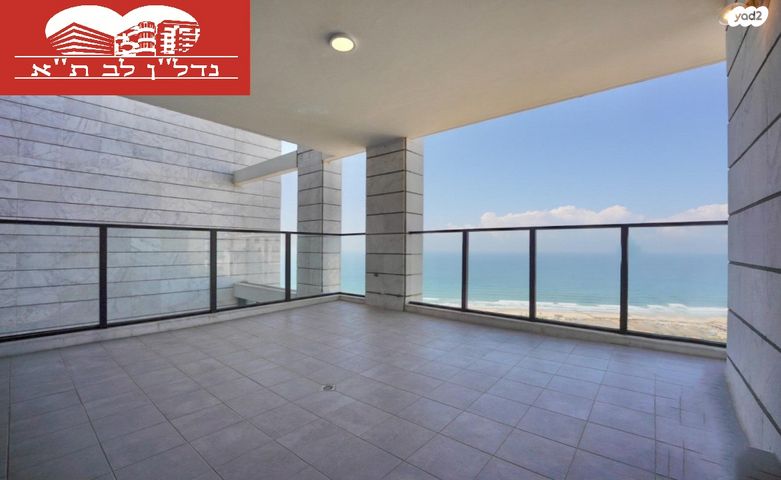 גג/ פנטהאוז, יוחנן הסנדלר, בת ים