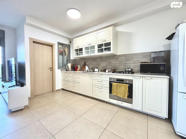 דירה, נאות אפק, אפקה, קרית ביאליק