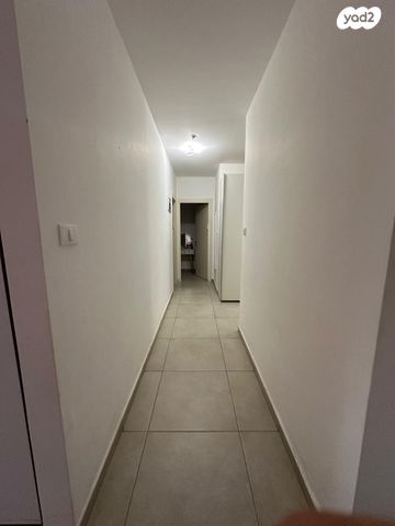 דירת גן, נתיבות