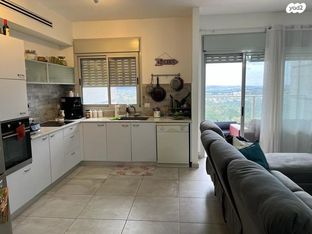 דירה, צור יצחק, צור יצחק