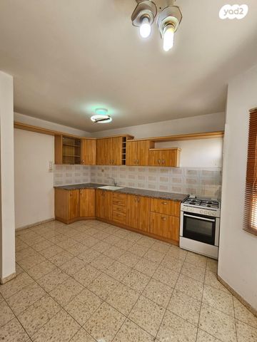 דירה, אביגדור המאירי 14, נווה זאב, נאות אילן, באר שבע