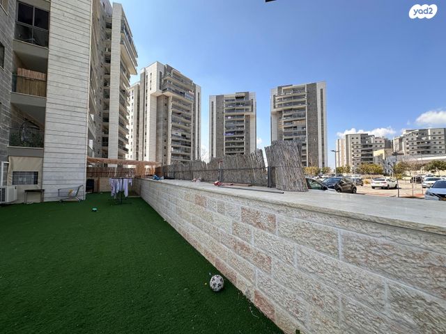 דירת גן, נתיבות