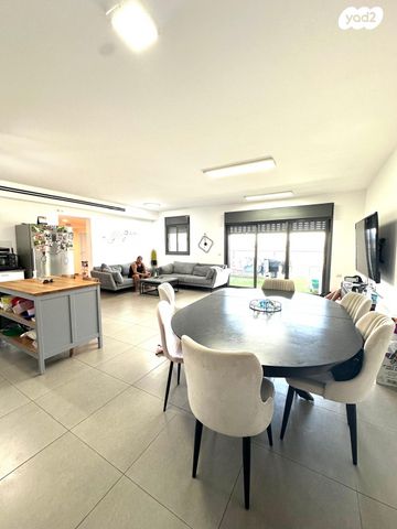 דירה, אלישע הנביא, הנביאים, מודיעין מכבים רעות