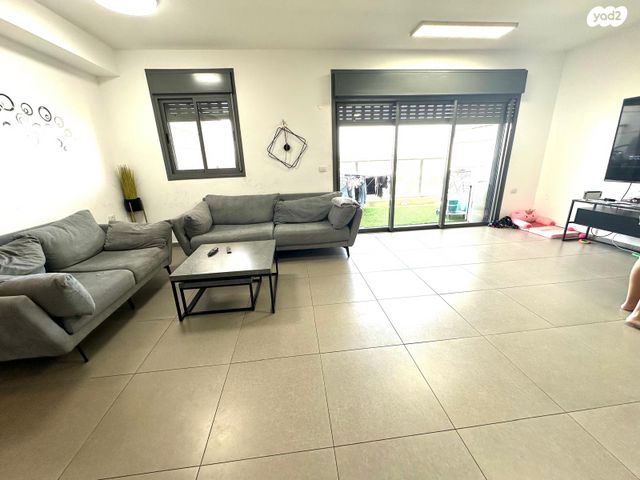 דירה, אלישע הנביא, הנביאים, מודיעין מכבים רעות