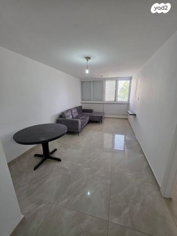 דירה, עליזה יאנסן, שז"ר, אור עקיבא