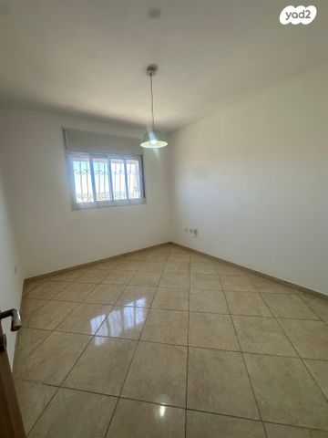 גג/ פנטהאוז, קרית מלאכי