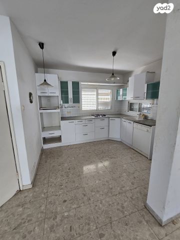 דו משפחתי, זכרון יעקב