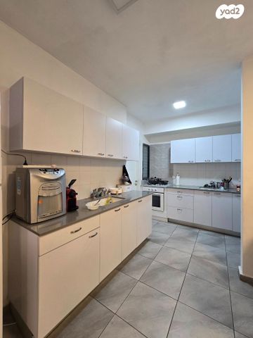 דירה, בעל התניא, בעל התניא, לוד