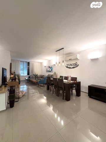 דירה, קרית ספיר, כפר סבא