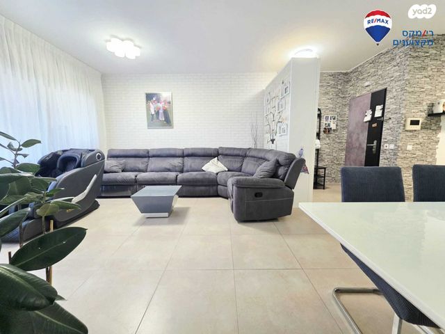 דירה, נחל פרת, אחוזת דניה, חדרה