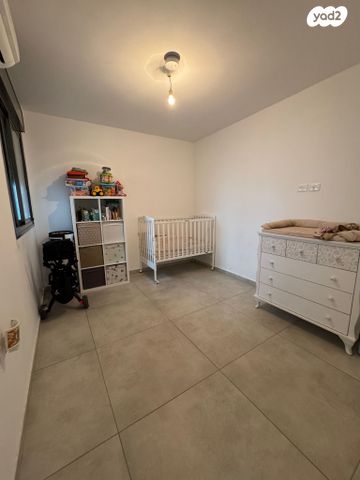 דירה, שבט מנשה, אחיסמך, לוד