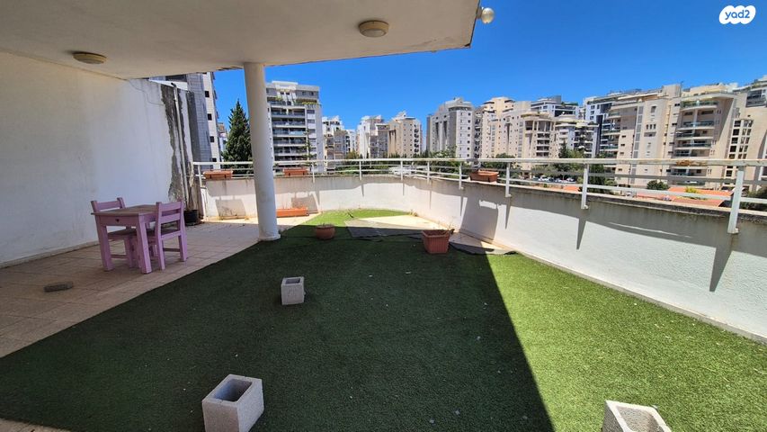 גג/ פנטהאוז, אסירי ציון, מגדיאל, הוד השרון