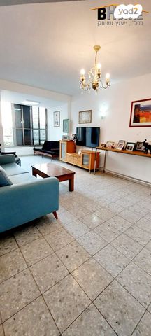 דירה, נתניה