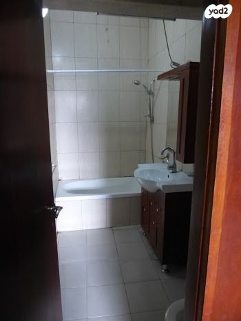 דירת גן, חכם שלום, מחנה יהודה - לב העיר, ירושלים